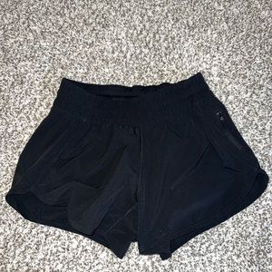 LULULEMON TRACKER SHORT